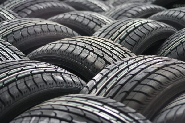 car tyres 63928 960 720