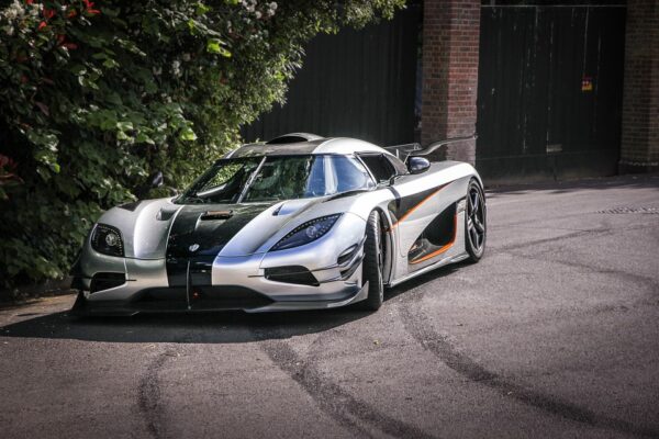 避免汽車貸款金額超出你的負擔能力 10 koenigsegg 438460 960 720