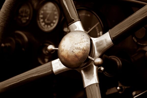 如何比較不同銀行的汽車貸款試算利率? 1 oldtimer 4190817 960 720