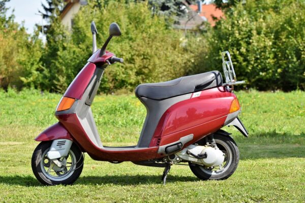 機車無薪轉申貸30萬:如何獲得更高的貸款成功率 3 piaggio 3664578 960 720