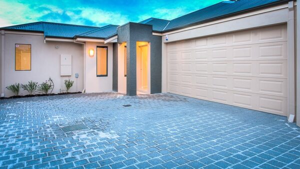 real estate 1686342 960 720