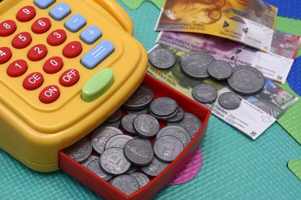 toy cash register 2922214 960 720