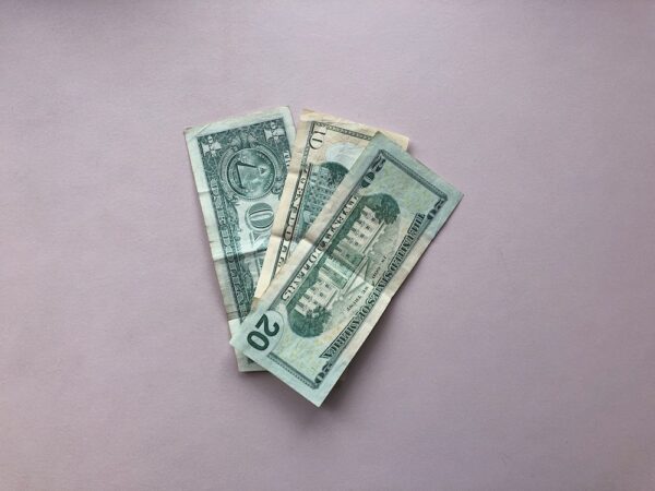 photo 1563296300 1993d5ac30fa