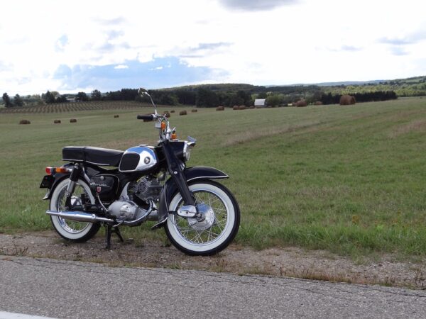 photo 1569868718637 ea46cce436ab