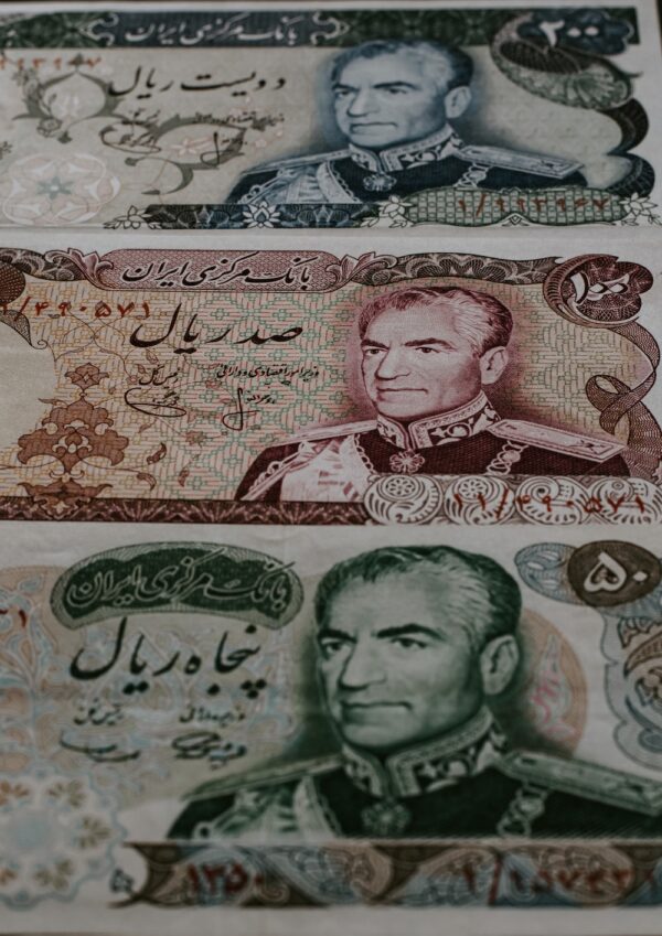 photo 1579288131924 718c70b27b67