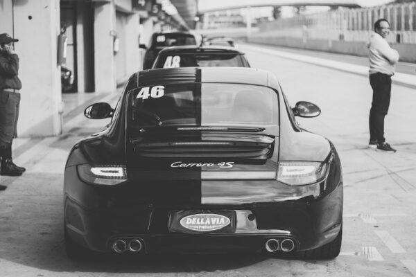 photo 1589791148757 9d492a8977c8