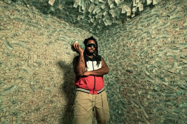 photo 1600475963840 b27d566347a7