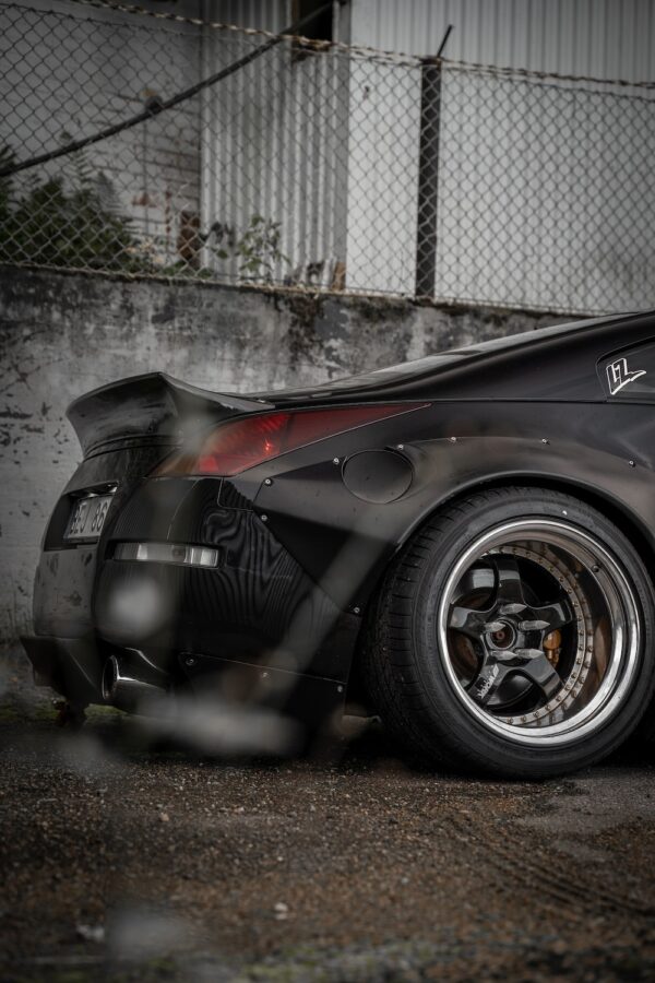 photo 1600793063038 77b2e59efeed