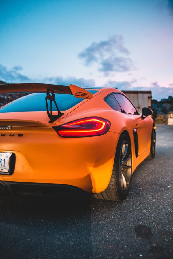 photo 1602033843963 b24f2d801939