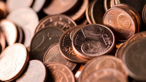 photo 1605512929806 4eb156fc603a