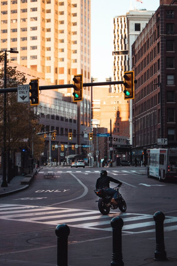 photo 1614482345231 4f5ae3bfe31c