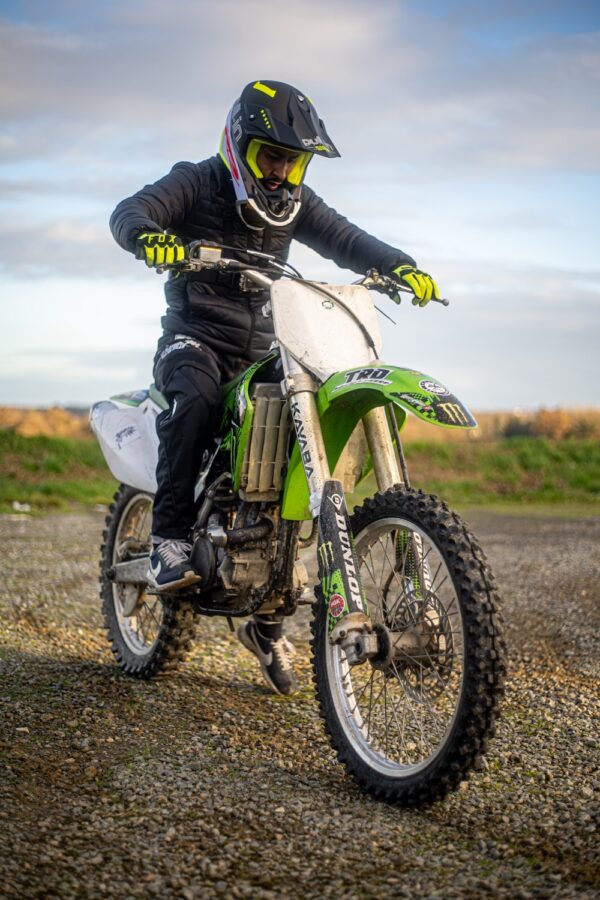 photo 1616968852684 f9d071460178