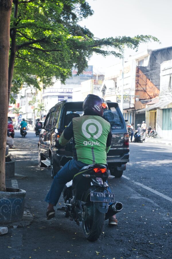 機車貸款 vs. 機車分期付款,你應該怎麼選? 9 photo 1627560352145 3580f6e1d580