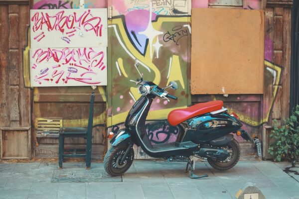 photo 1630504939517 adb301b37d7d