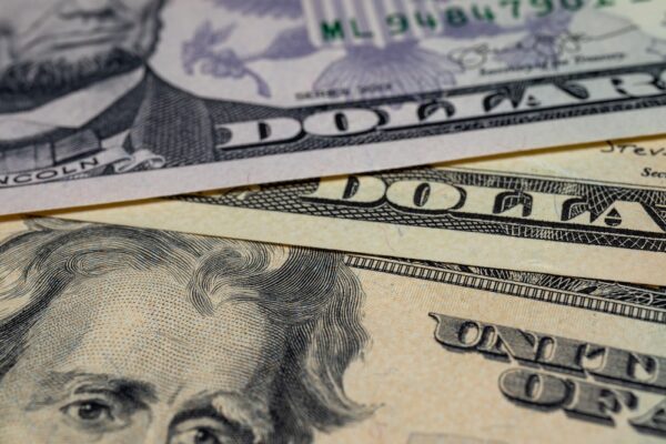 photo 1670071480408 86f09890cbce