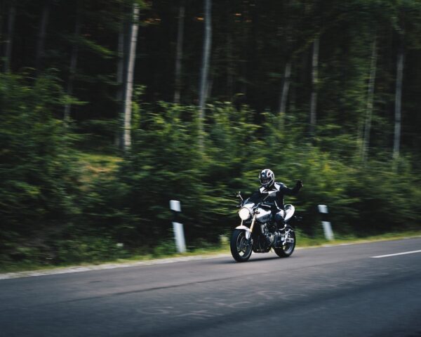 photo 1563313551 ebfbb10b7e7d