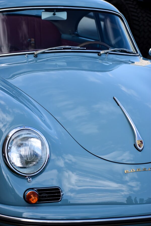 photo 1574777225753 8c02c830b525