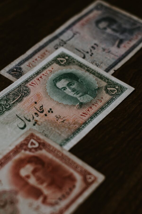 photo 1579288367306 04ff6ecab41c