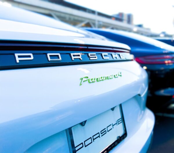 photo 1583852468862 a427e8350ca2