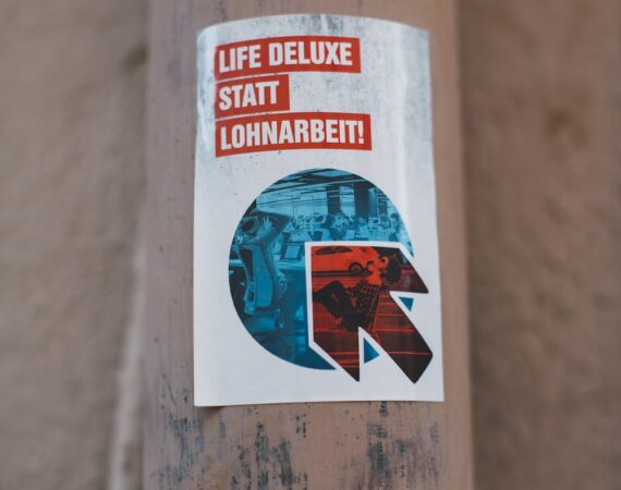 photo 1590637725929 9b946eceffda