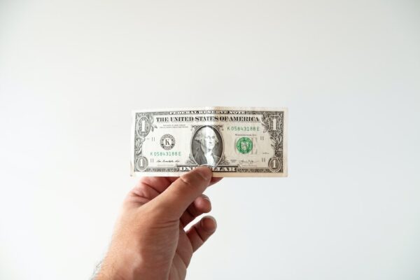 車貸申請指南:掌握最低收入要求,成功入手夢想座駕 7 photo 1600007283713 001f25558cb0