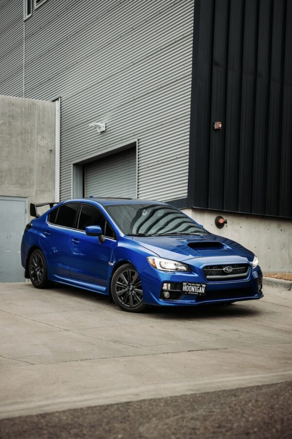 photo 1616869036762 e306f2560cf5