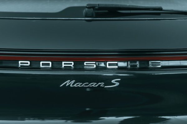 企業汽車貸款的關鍵因素與考量 2 photo 1617657705932 be707670c06a