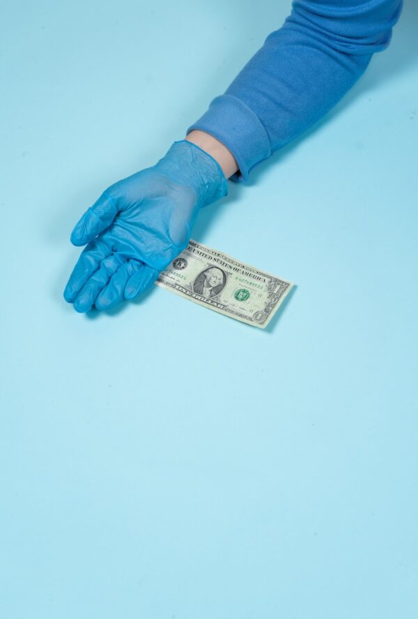 photo 1617431015707 9f80eb926770