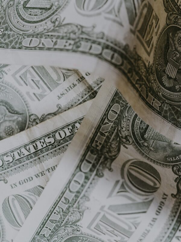 photo 1574607408385 dc664a9c5272