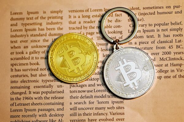 photo 1631174678414 99a9144f16f1