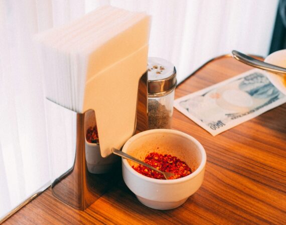 photo 1496112026977 46268fa058c7